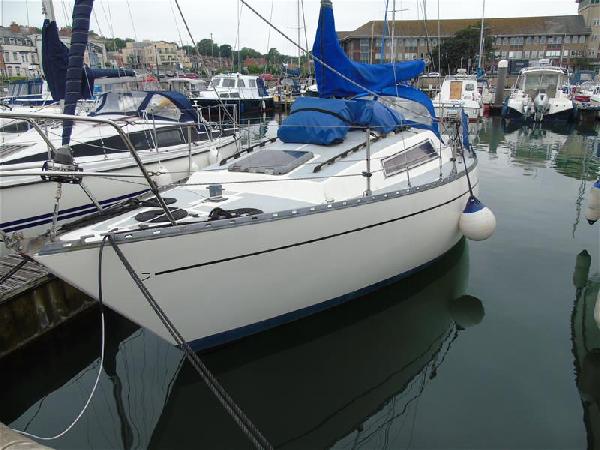 Cobra 750 For Sale From Seakers Yacht Brokers